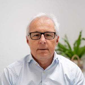 Prof. Dr. Martin Hautzinger (Ausbildungsleitung für Psycholog*innen und Pädagog*innen)